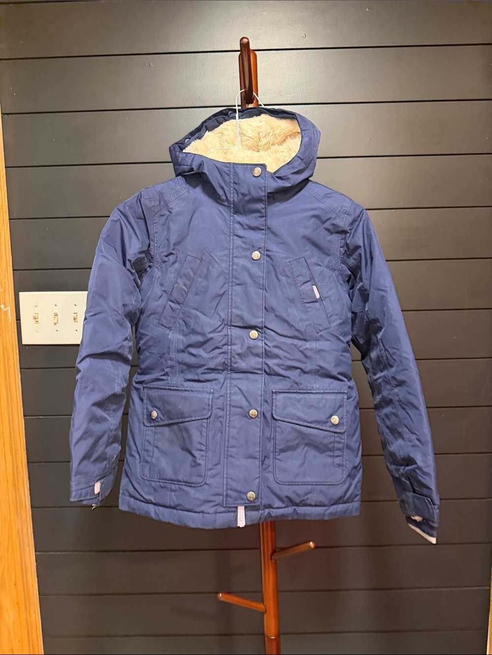 Cozy Navy Hooded Puffer Jacket with Faux-Sherpa Lining